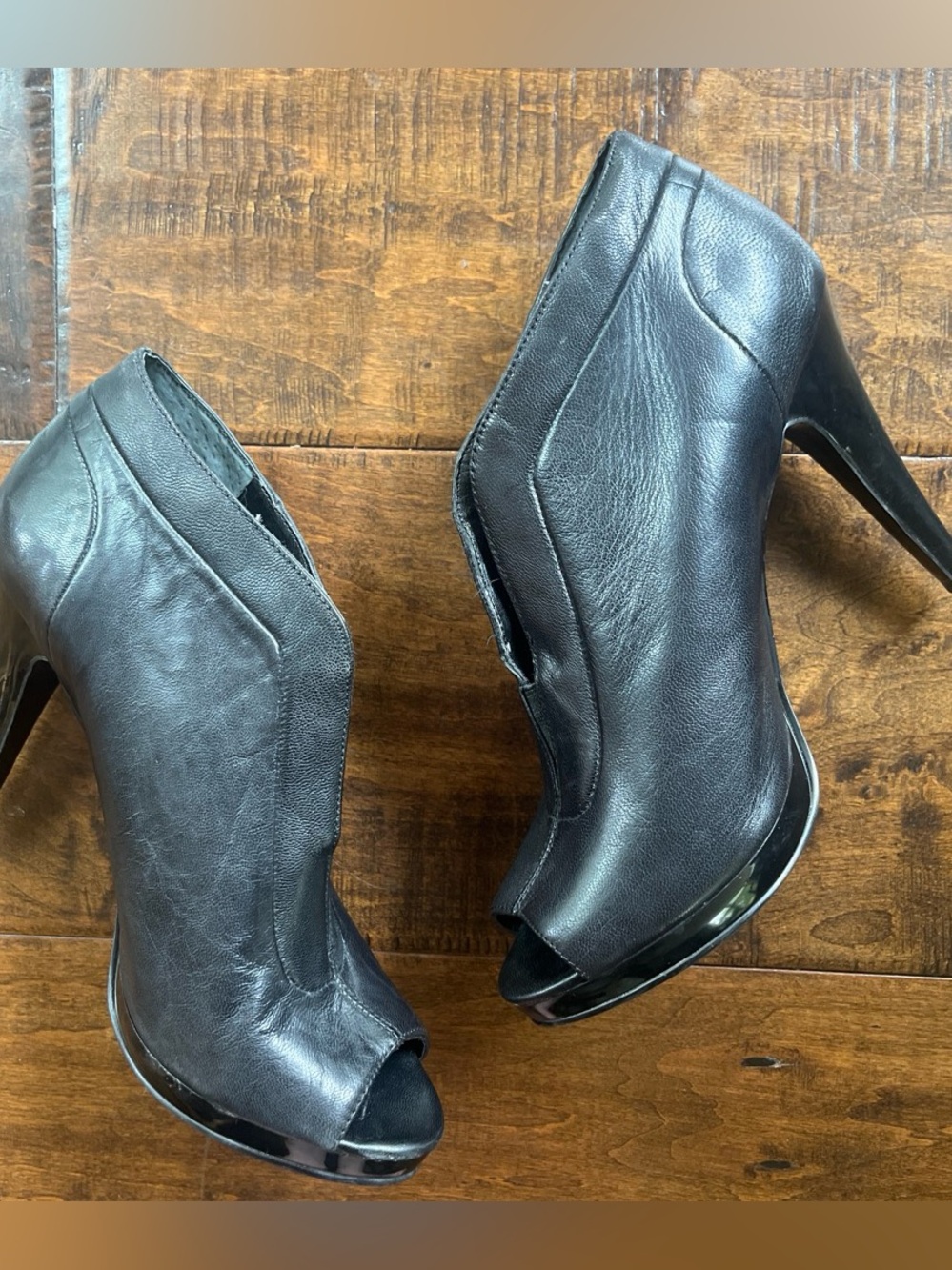 Nine West ‘Ambrosia’ black leather peep toe platform stiletto booties Sz. 8.5